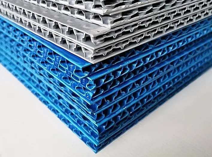 Vantaggi delle materie prime in fogli a nido d'ape.