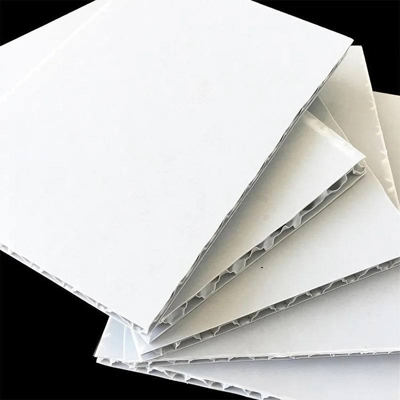 Foglio cavo in PP per rack